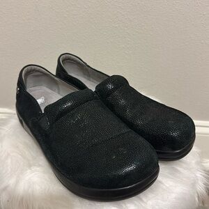 Alegria Women’s Keli Black Glitz Devine Clogs/Mules Shoes